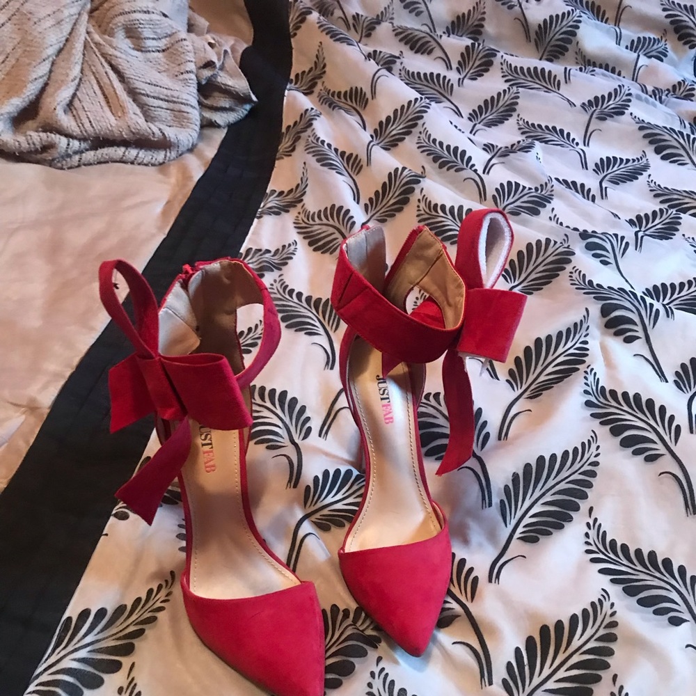 Sexy Red heels from JusFab